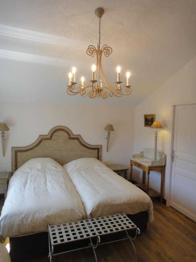 Les Terres De Saint Hilaire Bed and Breakfast Ollières Exteriör bild