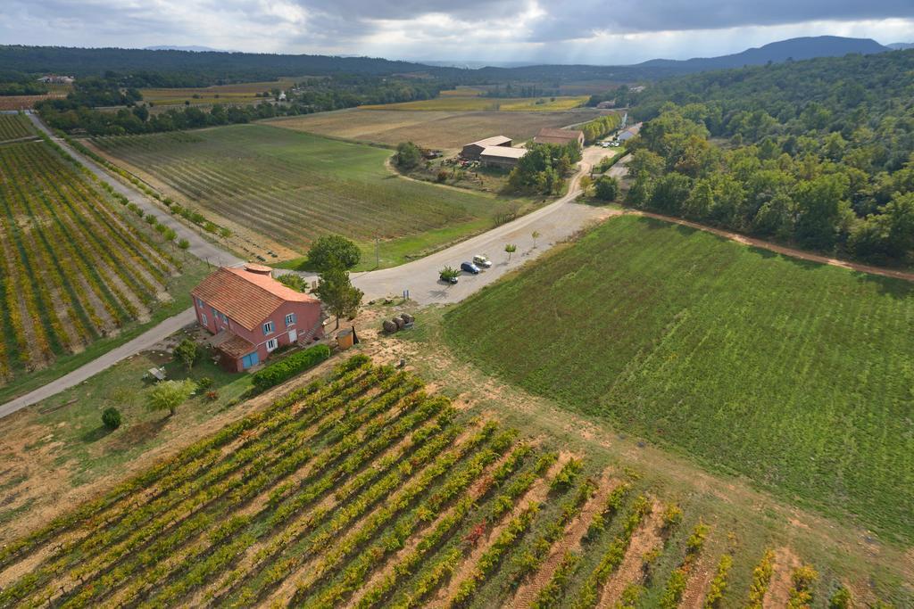 Les Terres De Saint Hilaire Bed and Breakfast Ollières Rum bild